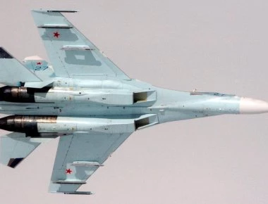 Μαύρη Θάλασσα: Δείτε το ρωσικό Su-27 να αναχαιτίζει στο 1,5 μέτρο το αμερικανικό EP-3